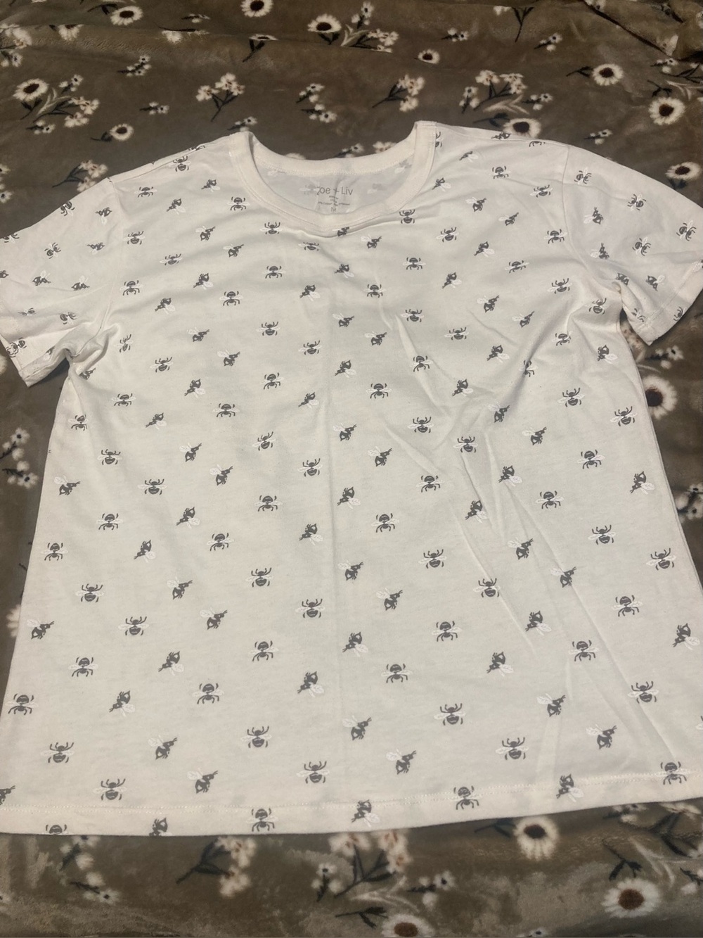 Zoe + Liv White Short-Sleeve Shirt with Black Bee Print